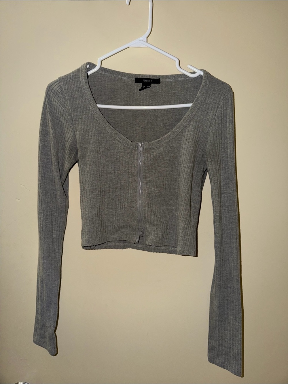 Forever 21 Gray Ribbed Zip-Up Long Sleeve Crop Top